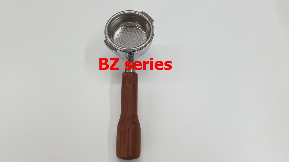 Acquista online 2 ways filter holder Bezzera BZ series 5965628R WOOD HANDLE 